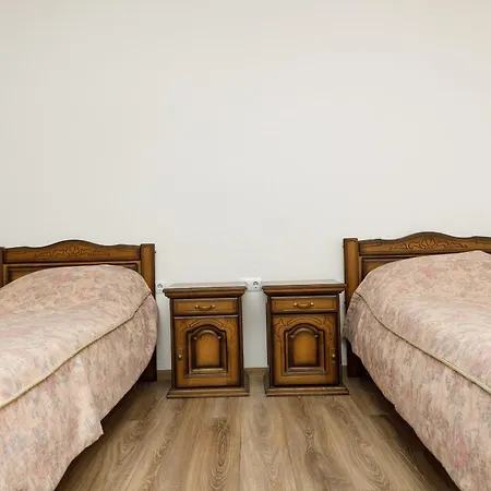 Gostyniy Dvir Synevir Synevyr