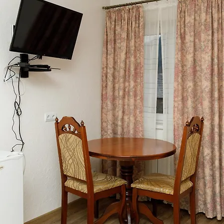 Hotel Gostyniy Dvir Synevir 3*