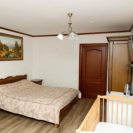 Gostyniy Dvir Synevir 3*