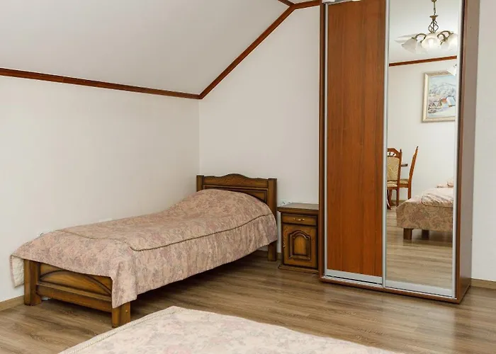 Hotell Gostyniy Dvir Synevir