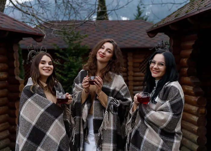 Gostyniy Dvir Synevir Synewyr