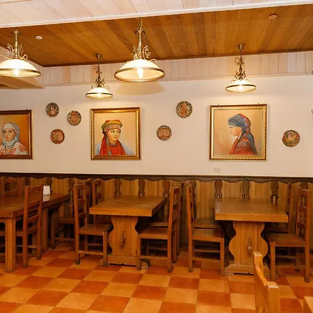 Gostyniy Dvir Synevir 3* Szinevéri-tó